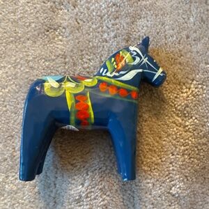 Nils Olsson Hemslojd Ab Nusnas, Vintage handcrafted Red  (4” h) Dala  Horse